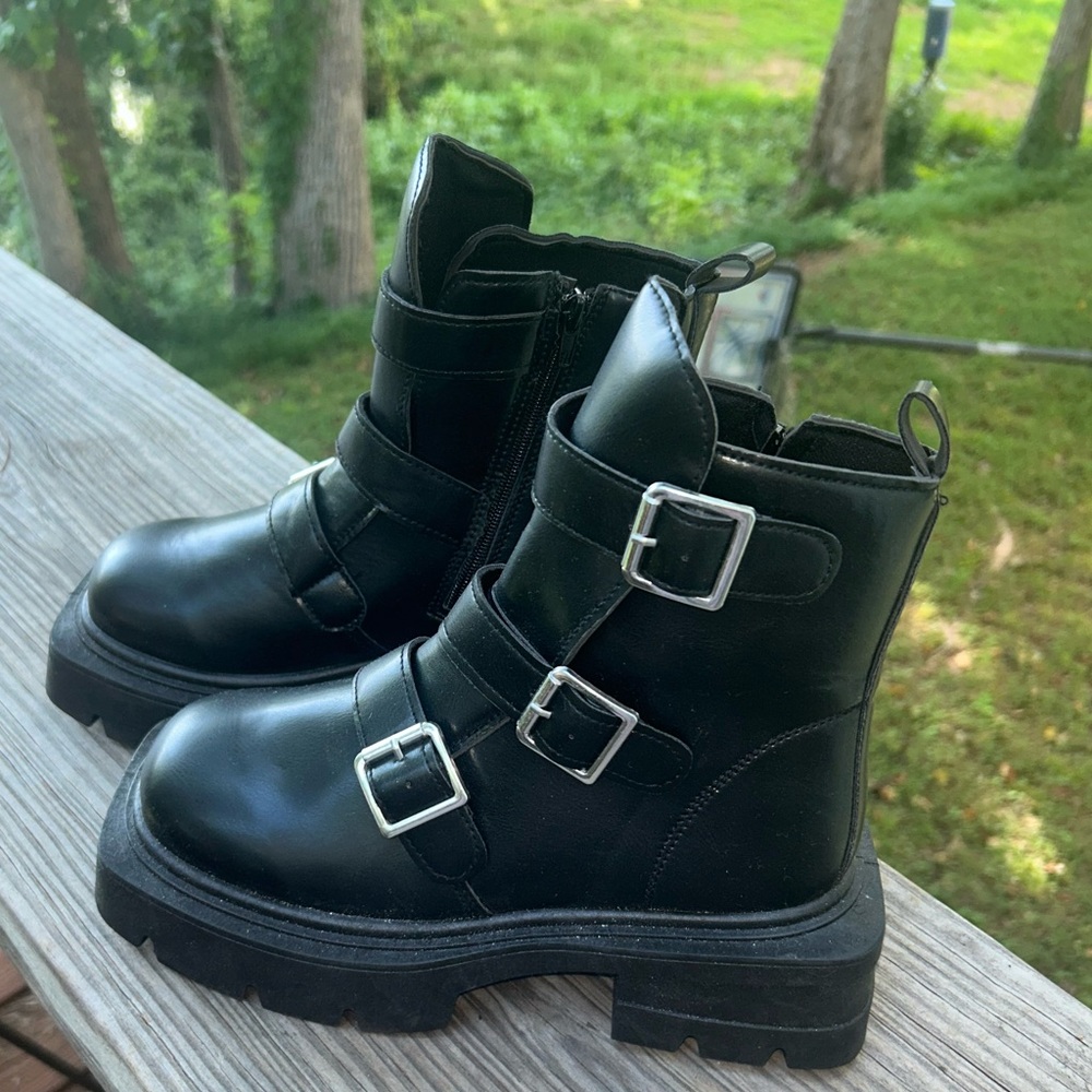 Black Combat Boots by Rouge Helium